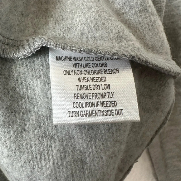 EYE CANDY Pull Over Gay Long Sleeves Crew Neckline Top Large BNWT - Picture 6 of 7